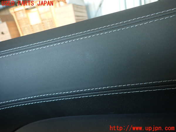 2UPJ-9235231264]プジョー・RCZ(T7R5F02)左ドア内張り 中古_4