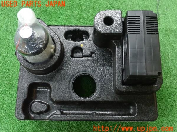 3UPJ=9235240625]VW T-Cross(ティークロス)(C1DKR)前期 純正 パンク修理キット 中古_4