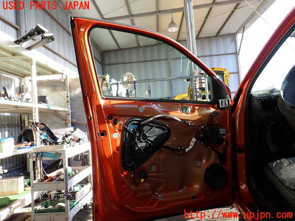 2UPJ-9235241260]VW・T-Cross(ティークロス)(C1DKR)左前ドア 中古(43R-000479 M86)_2