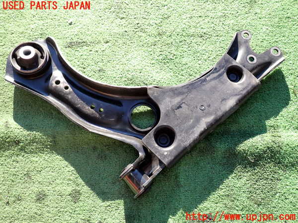2UPJ-9235245176]VW・T-Cross(ティークロス)(C1DKR)右フロントロアアーム1 中古_3