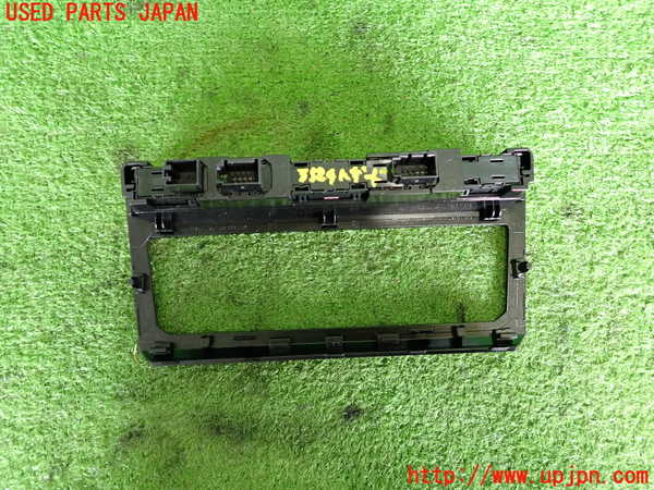 2UPJ-9235246290]VW・T-Cross(ティークロス)(C1DKR)ハザードスイッチ 中古_2