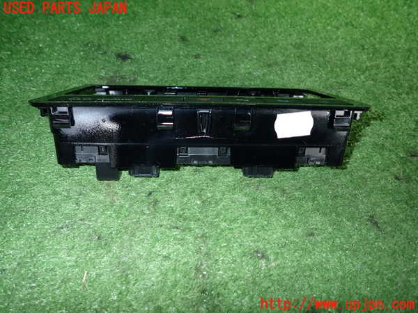 2UPJ-9235246290]VW・T-Cross(ティークロス)(C1DKR)ハザードスイッチ 中古_3