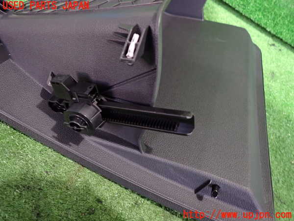 2UPJ-9235247516]VW・T-Cross(ティークロス)(C1DKR)グローブボックス1 中古_4