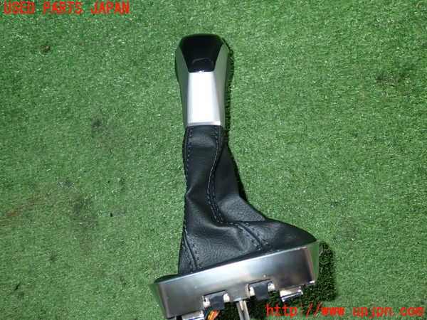 2UPJ-9235247570]VW・T-Cross(ティークロス)(C1DKR)シフトノブ 中古_2