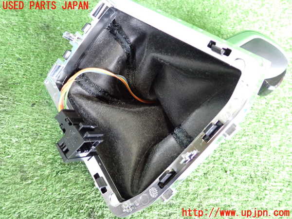 2UPJ-9235247570]VW・T-Cross(ティークロス)(C1DKR)シフトノブ 中古_4