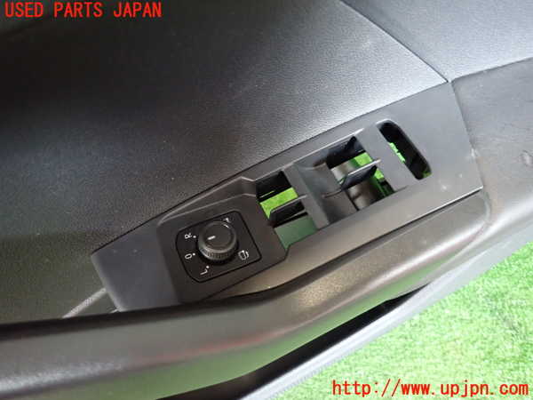 2UPJ-9235241234]VW・T-Cross(ティークロス)(C1DKR)右前ドア内張り 中古_3