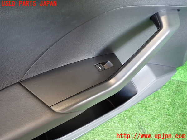 2UPJ-9235241264]VW・T-Cross(ティークロス)(C1DKR)左前ドア内張り 中古_4