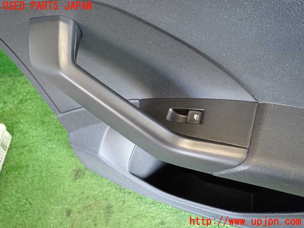 2UPJ-9235241294]VW・T-Cross(ティークロス)(C1DKR)右後ドア内張り 中古_4