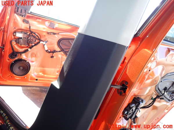 2UPJ-9235247665]VW・T-Cross(ティークロス)(C1DKR)右センターピラートリム 中古_3