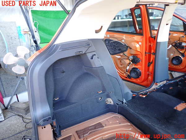 2UPJ-9235247680]VW・T-Cross(ティークロス)(C1DKR)左リアピラートリム 中古_2