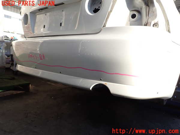 2UPJ-9235251610]アルテッツァ(SXE10)リアバンパー 中古_4