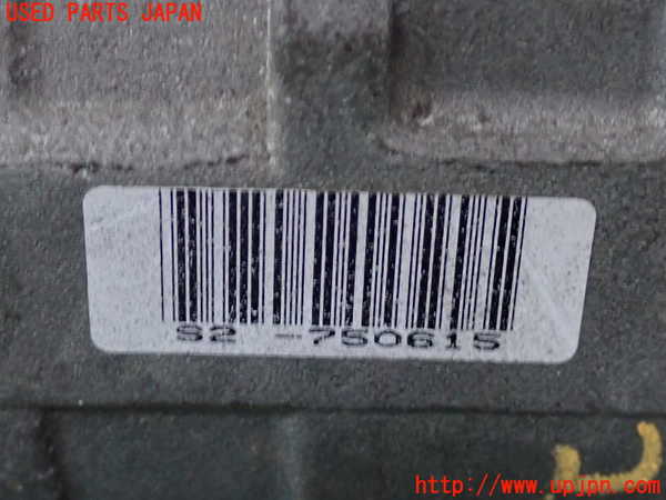 2UPJ-9235256025]アルテッツァ(SXE10)エアコンコンプレッサー 中古_4