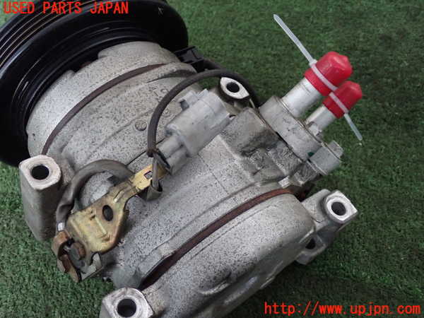 2UPJ-9235256025]アルテッツァ(SXE10)エアコンコンプレッサー 中古_5