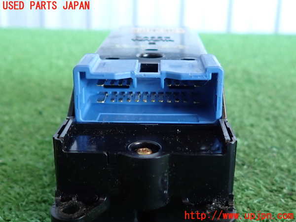 2UPJ-9235256240]アルテッツァ(SXE10)右前パワーウィンドウスイッチ 中古_4