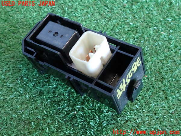 2UPJ-9235256245]アルテッツァ(SXE10)左前パワーウィンドウスイッチ 中古_2