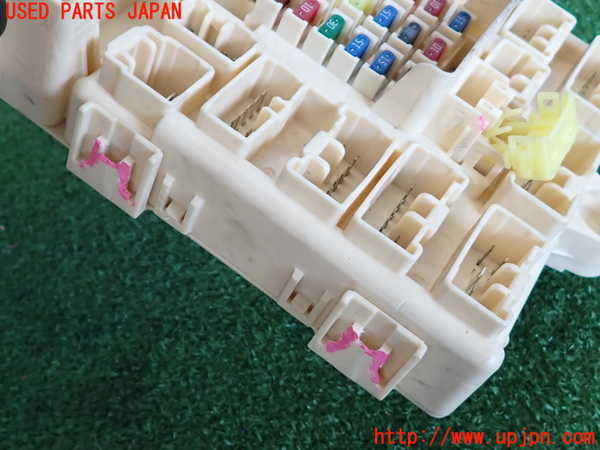 2UPJ-9235256742]アルテッツァ(SXE10)ヒューズボックス2 中古_4