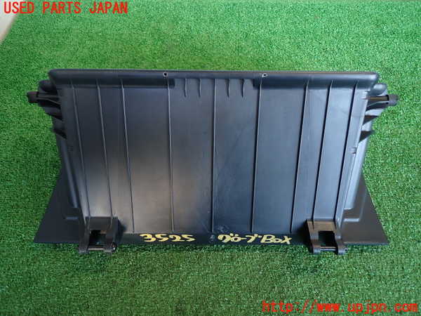 2UPJ-9235257516]アルテッツァ(SXE10)グローブボックス1 中古_3