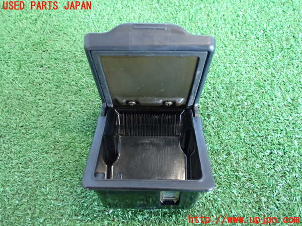 2UPJ-9235257821]アルテッツァ(SXE10)灰皿1 中古_2