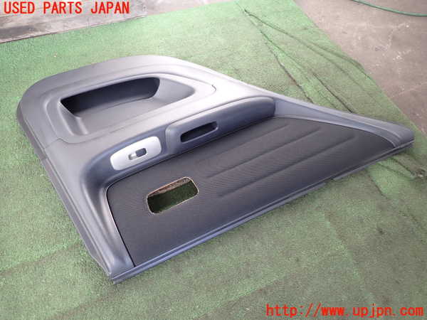 2UPJ-9235251324]アルテッツァ(SXE10)左後ドア内張り 中古_3