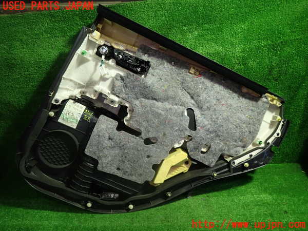 1UPJ-9235261324]レクサス・RX450h(GYL16W)左後ドア内張り 中古_4