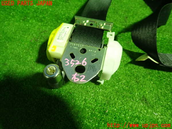 1UPJ-9235267155]レクサス・RX450h(GYL16W)右2列目シートベルト 中古_3