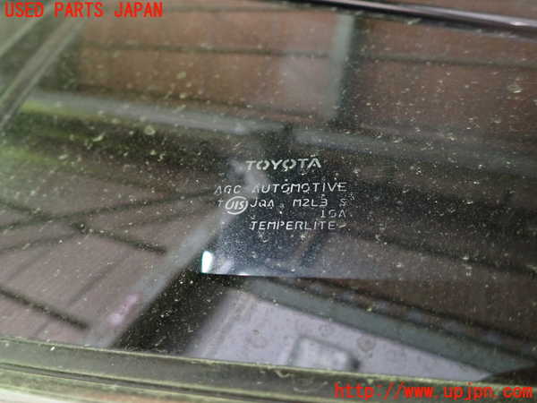 1UPJ-9235271382]ハリアー ハイブリッド(AVU65W)左クォーターガラス 中古(M2L3)_2