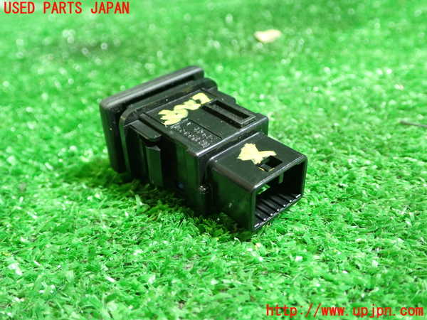 1UPJ-9235276309]ハリアー ハイブリッド(AVU65W)スイッチ4 中古_3