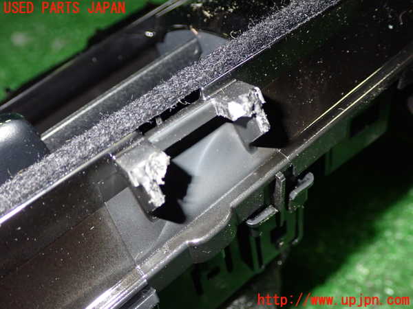 1UPJ-9235277527]ハリアー ハイブリッド(AVU65W)エアコン吹き出し口2 (真中) 中古_2