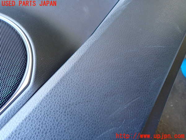 1UPJ-9235271234]ハリアー ハイブリッド(AVU65W)右前ドア内張り 中古_2