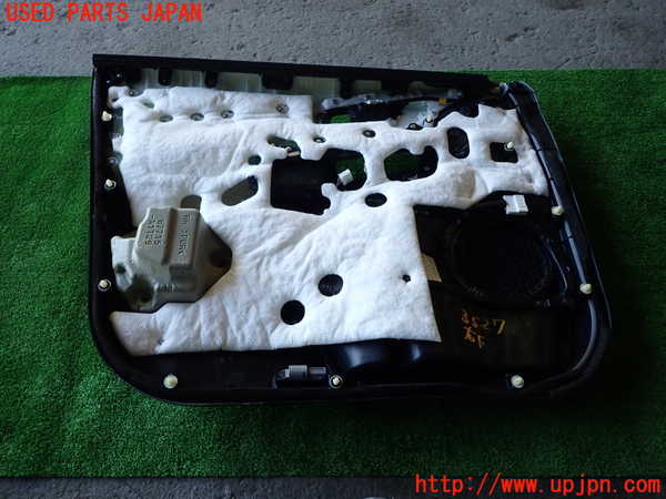 1UPJ-9235271234]ハリアー ハイブリッド(AVU65W)右前ドア内張り 中古_5