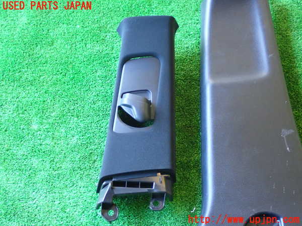 1UPJ-9235277665]ハリアー ハイブリッド(AVU65W)右センターピラートリム 中古_3