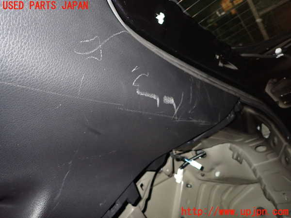 1UPJ-9235277675]ハリアー ハイブリッド(AVU65W)右リアピラートリム 中古_4