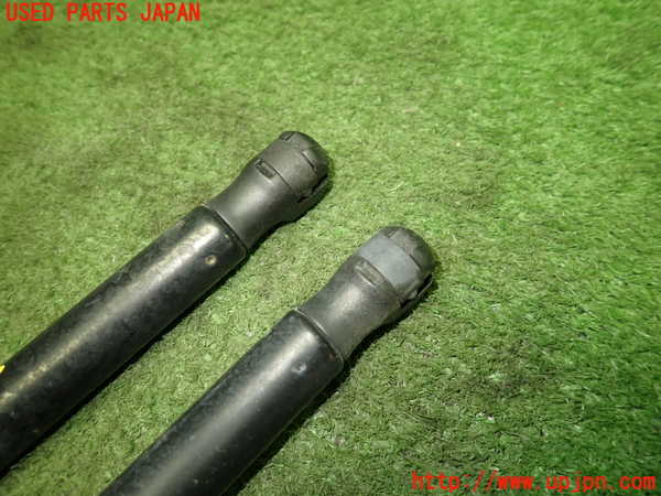 1UPJ-9235281068]ベンツ E300(212055C)(212)ボンネットダンパー 中古_3