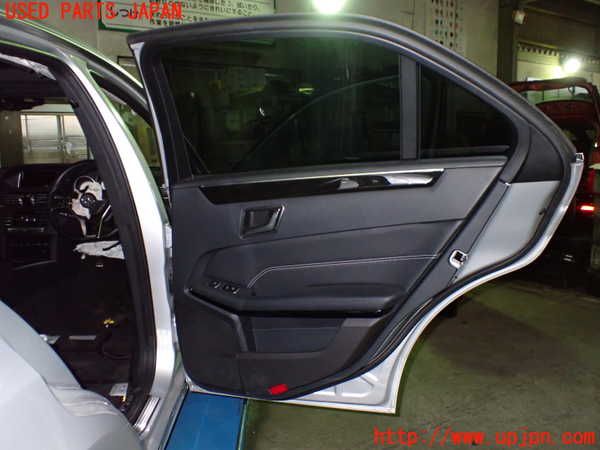 1UPJ-9235281290]ベンツ E300(212055C)(212)右後ドア 中古(43R-00049 M25)_4