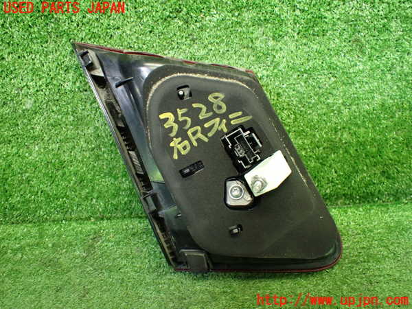 1UPJ-9235281550]ベンツ E300(212055C)(212)右リアフィニッシャー 中古_2