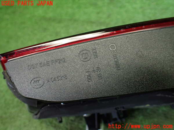 1UPJ-9235281550]ベンツ E300(212055C)(212)右リアフィニッシャー 中古_3