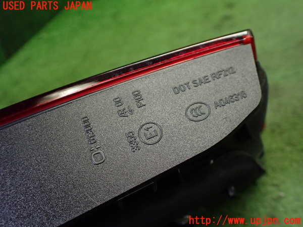 1UPJ-9235281552]ベンツ E300(212055C)(212)左リアフィニッシャー 中古_3