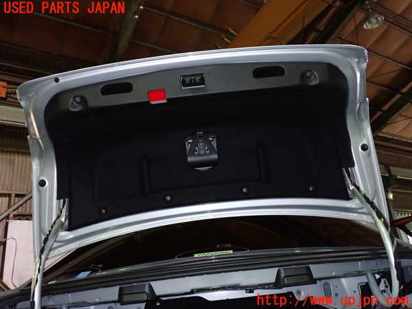 1UPJ-9235281500]ベンツ E300(212055C)(212)トランク 中古_5