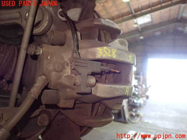 1UPJ-9235284090]ベンツ E300(212055C)(212)右リアキャリパー 中古_2