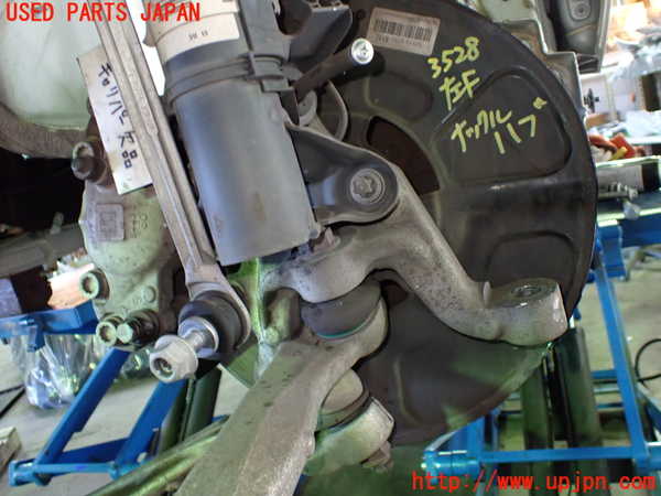 1UPJ-9235284295]ベンツ E300(212055C)(212)左フロントナックルハブ 中古_2