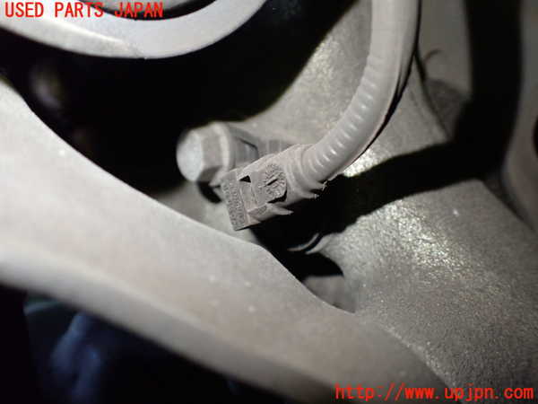 1UPJ-9235284295]ベンツ E300(212055C)(212)左フロントナックルハブ 中古_3