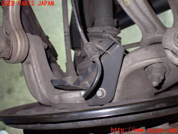 1UPJ-9235284305]ベンツ E300(212055C)(212)左リアナックルハブ 中古_2