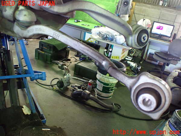 1UPJ-9235285186]ベンツ E300(212055C)(212)左フロントロアアーム1 中古_3