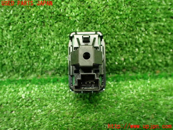 1UPJ-9235286245]ベンツ E300(212055C)(212)左前パワーウィンドウスイッチ 中古_2