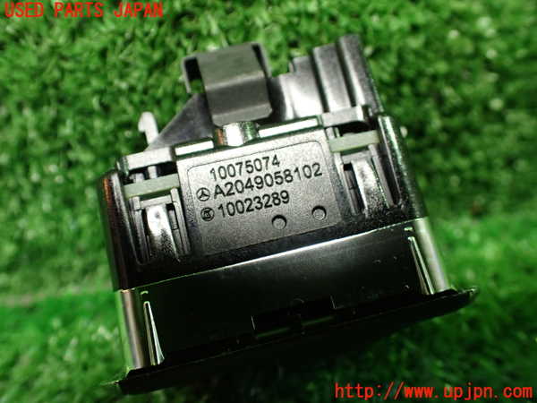 1UPJ-9235286245]ベンツ E300(212055C)(212)左前パワーウィンドウスイッチ 中古_3