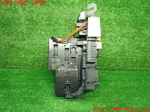 1UPJ-9235286741]ベンツ E300(212055C)(212)ヒューズボックス1 中古_2