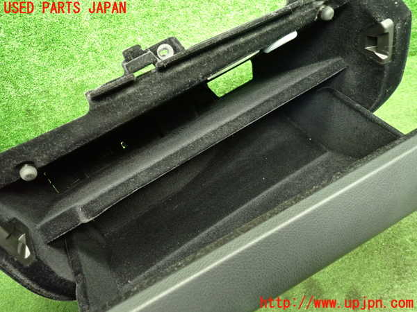 1UPJ-9235287516]ベンツ E300(212055C)(212)グローブボックス1 中古_3