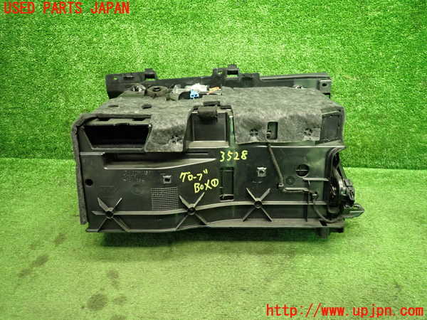 1UPJ-9235287516]ベンツ E300(212055C)(212)グローブボックス1 中古_4