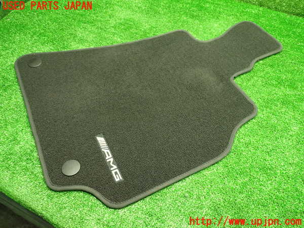 1UPJ-9235287800]ベンツ E300(212055C)(212)フロアマット 中古_3