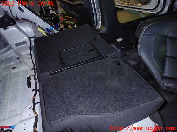1UPJ-9235287385]ベンツ E300(212055C)(212)リアシート 中古_4